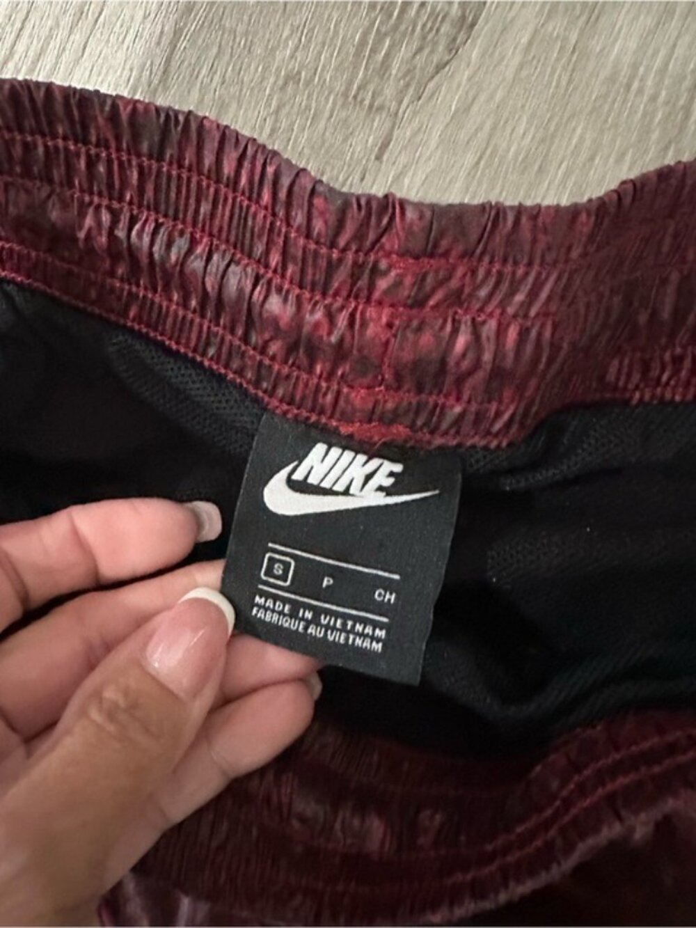 Nike Women’s Size Small Burgundy Snakeskin Print Jogger Pants Y2K Streetwear - Picture 6 of 8